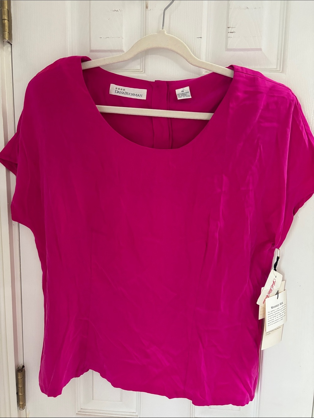Dana Buchman Bright Fuchsia Silk wScoop Neck Blouse